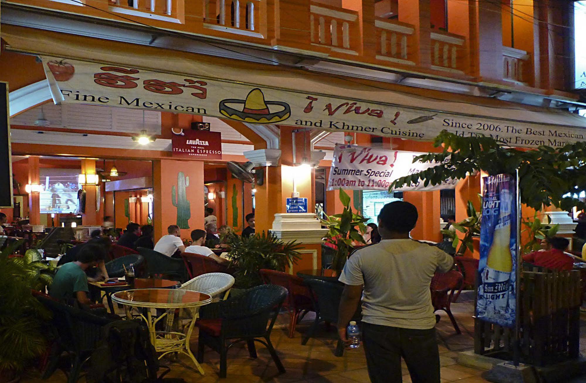 Viva Hotel Ciudad de Siem Riep Exterior foto